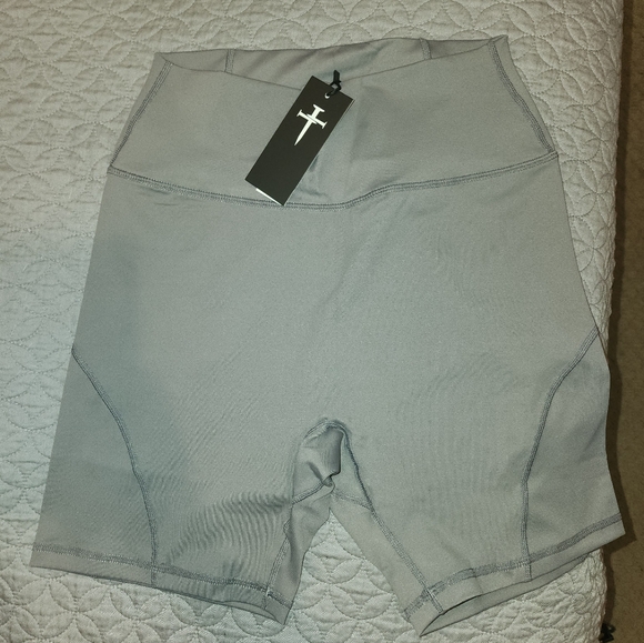 New with Tags 3 Nails Three Nails Workout Power Shorts Grey M - Picture 6 of 7